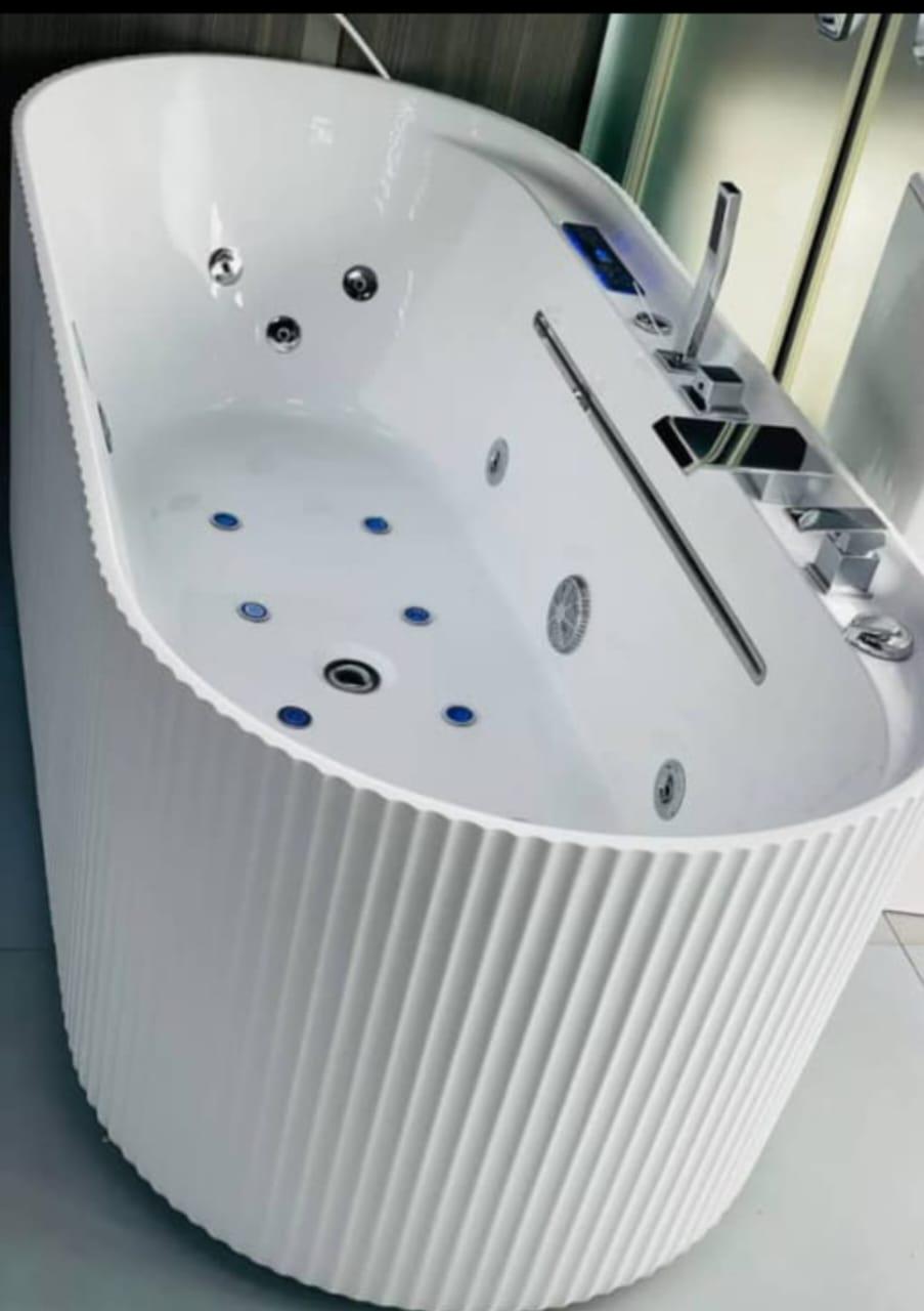 Luxury Oval Fluted Hydrotherapy Whirlpool Bathtub