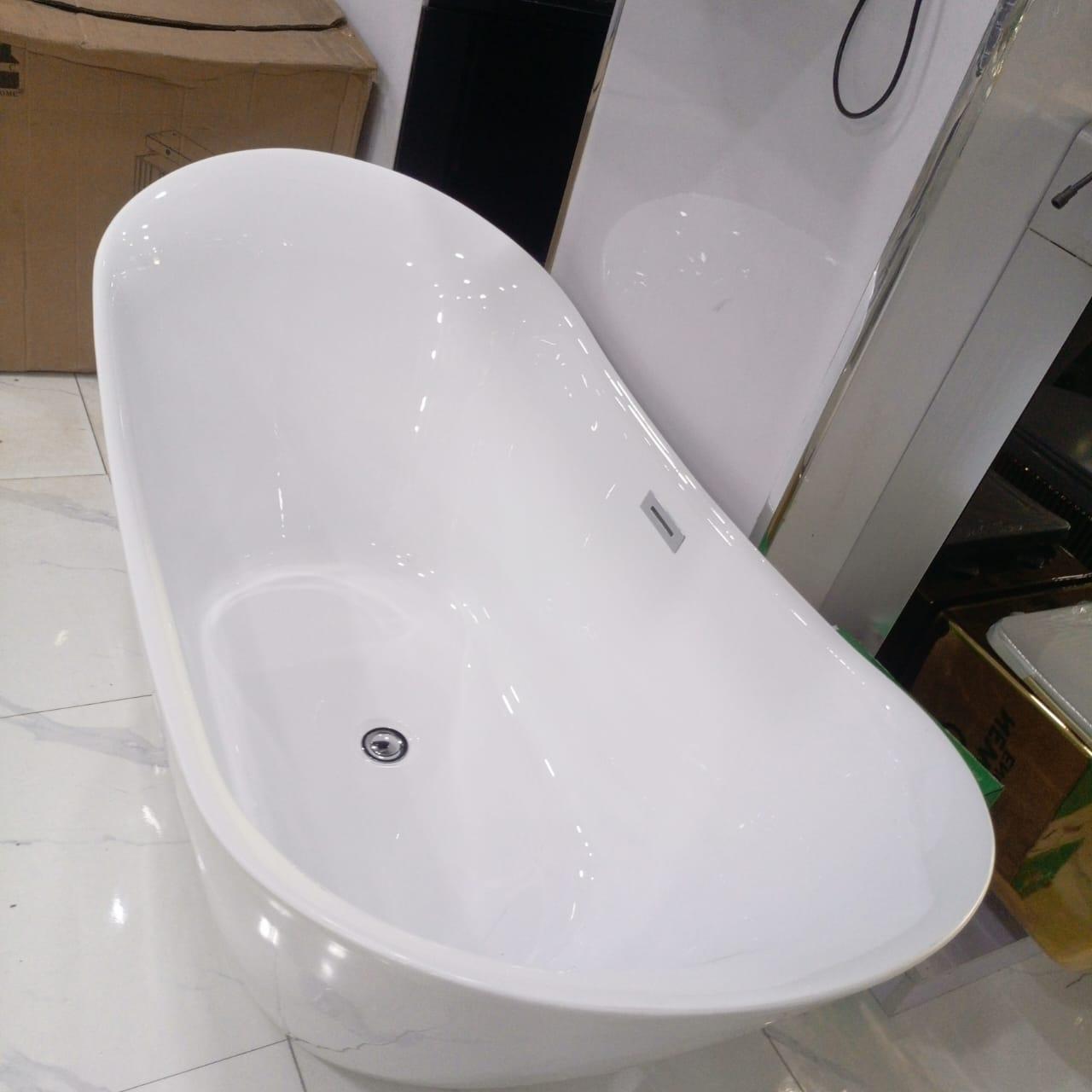 Kingshome Ergonomic Freestanding Acrylic Slipper Soaking Bathtub