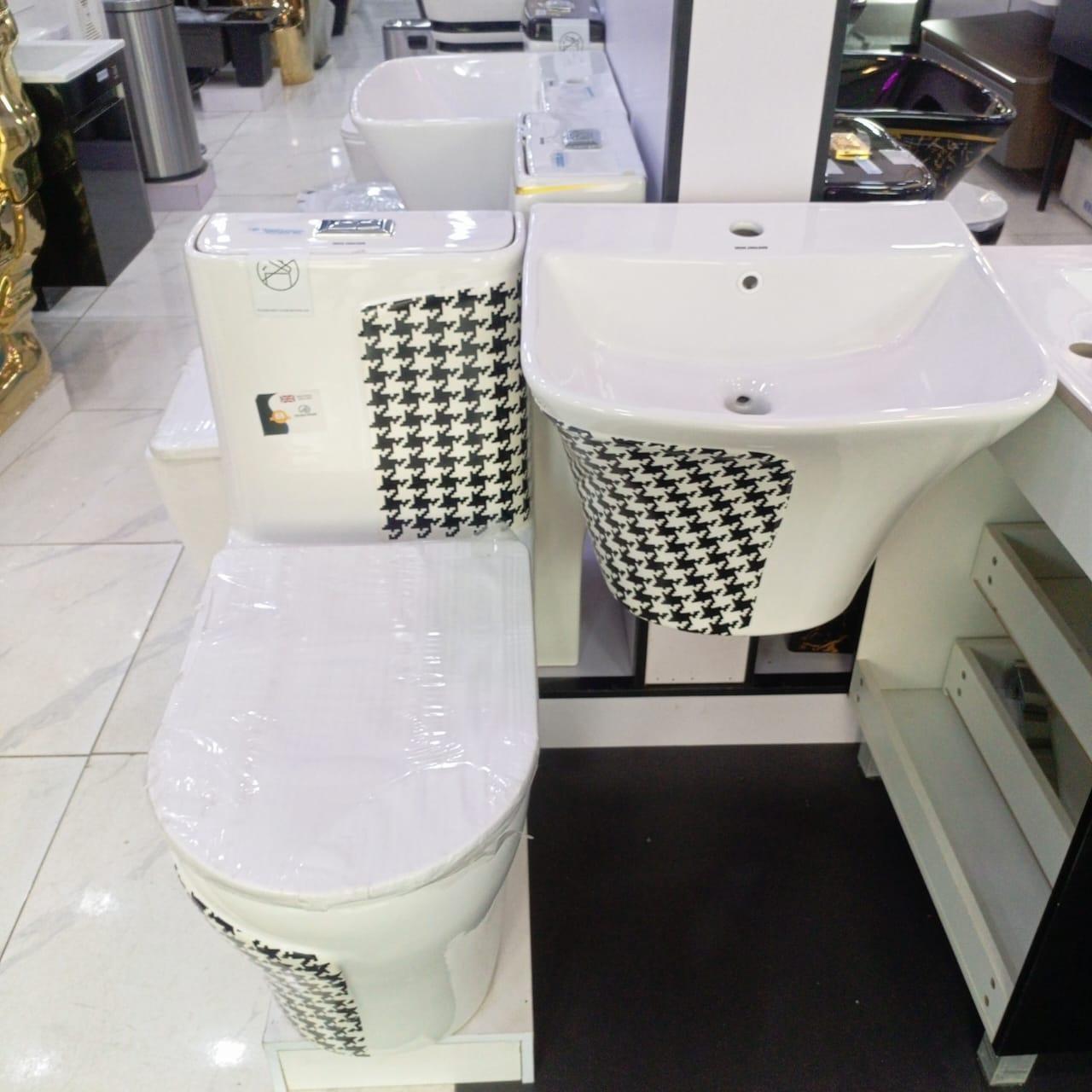 Kingshome Modern Houndstooth Graphic Toilet & Wall-Hung Basin Set